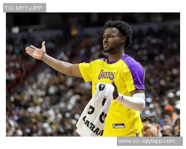 夸梅建议布朗尼学习基德技巧先适应三分再练习突破能力 夸梅建议布朗尼学习基德技巧先适应三分再练习突破能力