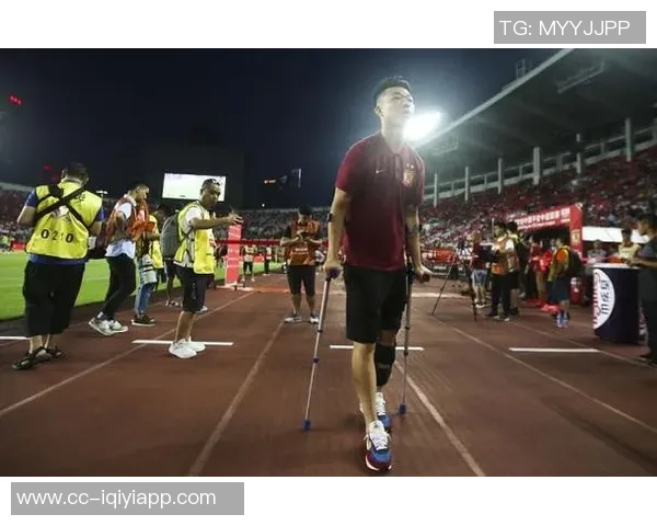 斯通斯谈伤病困扰与退役念头31岁人生路途的艰辛与坚持