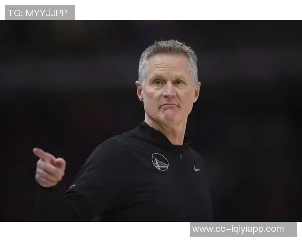 库里解读独特阵容背后的科尔战术理念球员们已习惯这种灵活打法