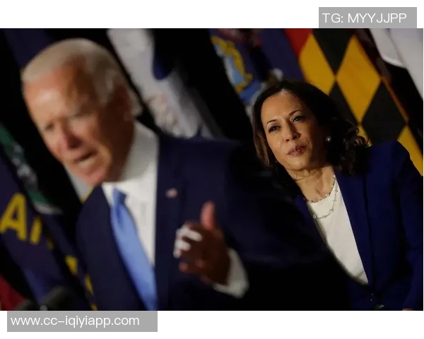 女主持与皮尔斯默契合作皮尔斯直言不愿与他人共做播客