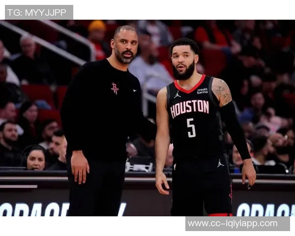 乌度卡称杜兰特状态依旧如昔认真对待比赛毫无下滑迹象 乌度卡称杜兰特状态依旧如昔认真对待比赛毫无下滑迹象