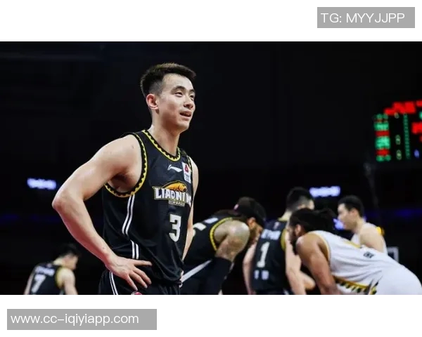 迪林厄姆半场狂砍15分5助攻2抢断展现超强实力引发热议