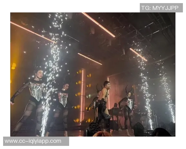 阿里纳斯谈生活选择:播客比夜店更有意义队友凌晨仍在狂欢 阿里纳斯谈生活选择:播客比夜店更有意义队友凌晨仍在狂欢