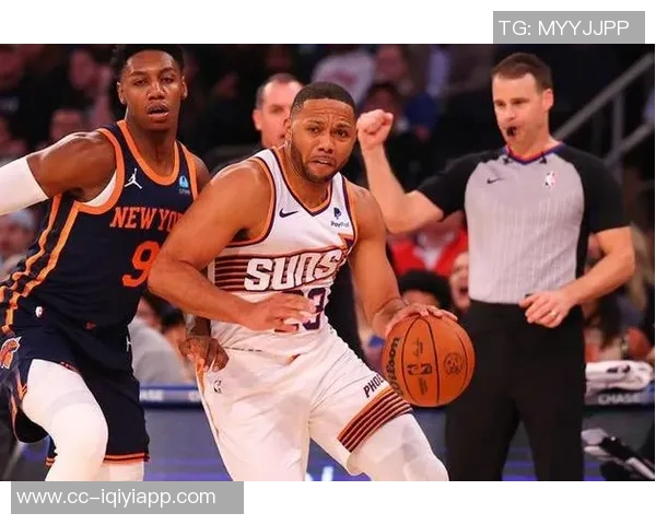 NBA季后赛14决赛太阳迎战雷霆布克因腹股沟伤病缺席继续影响球队表现 NBA季后赛14决赛太阳迎战雷霆布克因腹股沟伤病缺席继续影响球队表现